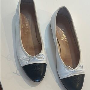 CHANEL Two-Tone White and Black Flats